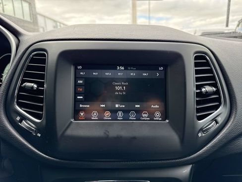 Used 2020 Jeep Compass Latitude AWD/4WD image 15