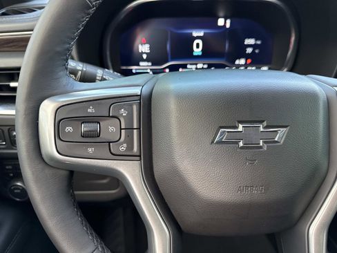 Used 2022 Chevrolet Tahoe Z71 w/ Luxury Package image 16