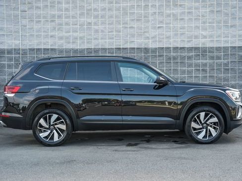 Used 2025 Volkswagen Atlas SE AWD/4WD image 7
