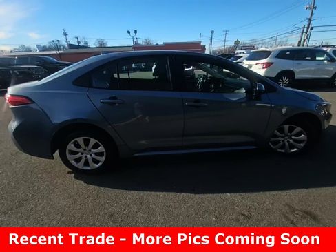 Used 2025 Toyota Corolla LE image 3