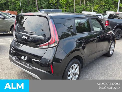 Used 2025 Kia Soul LX w/ LX Technology Package FWD image 12