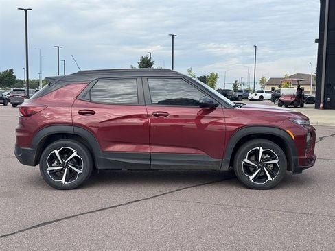 Used 2023 Chevrolet TrailBlazer RS w/ Sun and Liftgate Package AWD/4WD image 3
