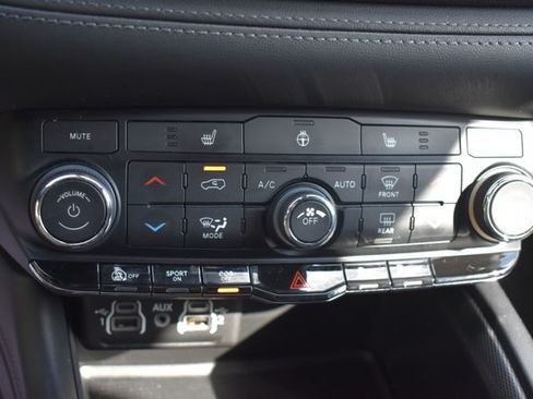 Used 2022 Dodge Durango GT w/ Blacktop Package AWD/4WD image 28