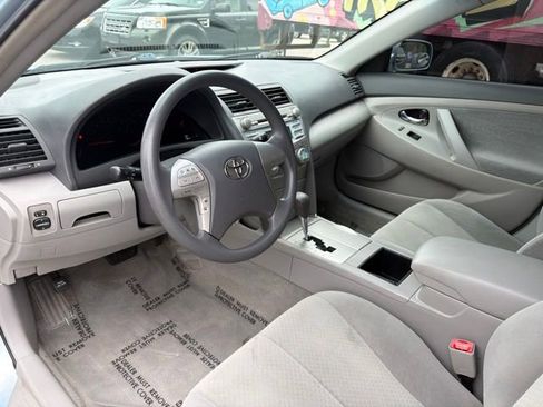 Used 2009 Toyota Camry LE FWD image 8
