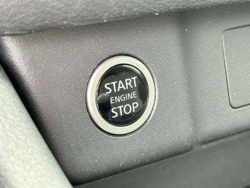 Used 2022 Nissan Rogue S FWD image 25