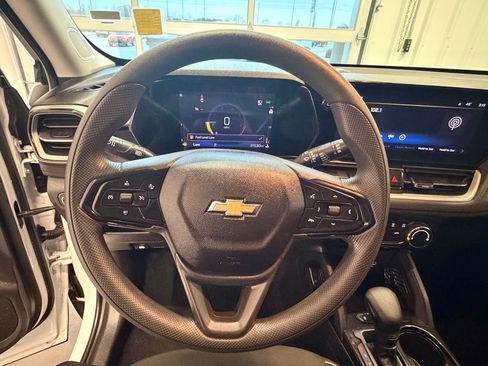 Used 2025 Chevrolet TrailBlazer LT image 23
