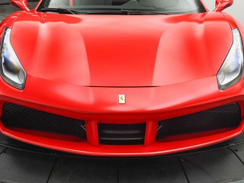 Used 2019 Ferrari 488 Spider Rosso Corsa image 28