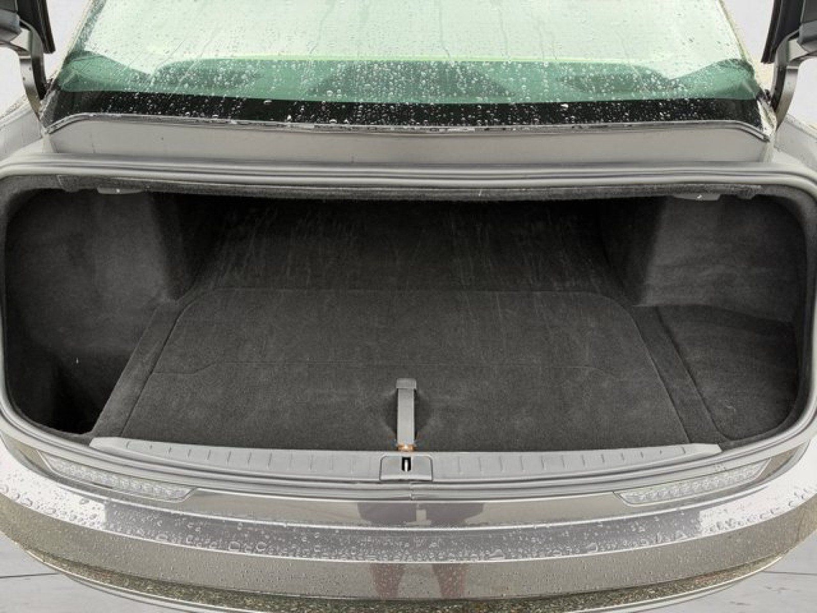 Used 2024 Lucid Air Pure RWD image 19
