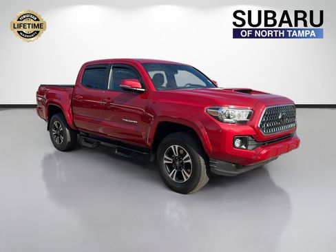 Used 2019 Toyota Tacoma Limited image 1