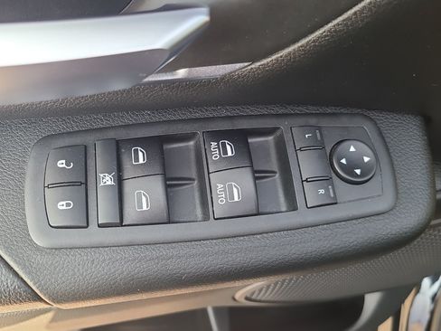 Used 2019 RAM 1500 Big Horn AWD/4WD image 12