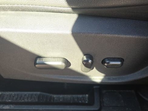 Used 2018 Ford Escape SEL image 29