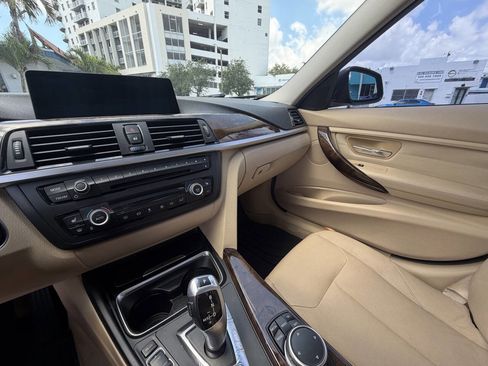 Used 2015 BMW 320i Sedan RWD image 16