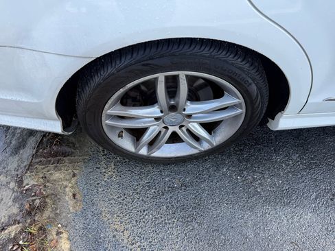 Used 2013 Mercedes-Benz C 300 Sport image 31