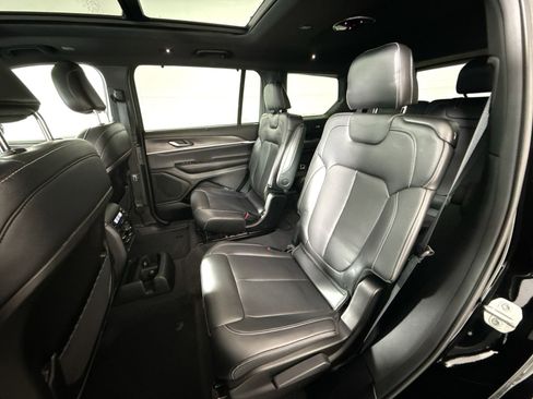 Used 2024 Jeep Grand Cherokee L Limited w/ Luxury Tech Group II AWD/4WD image 25