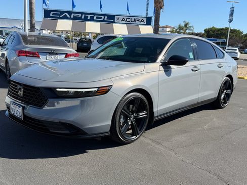 Used 2025 Honda Accord Sport image 3