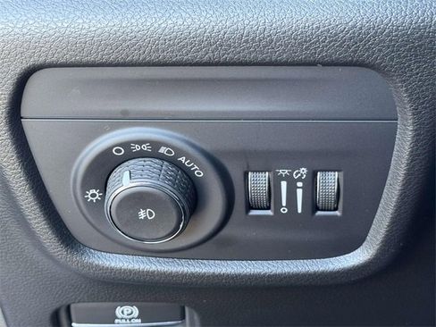 New 2025 Jeep Grand Cherokee Limited w/ Luxury Tech Group II image 8