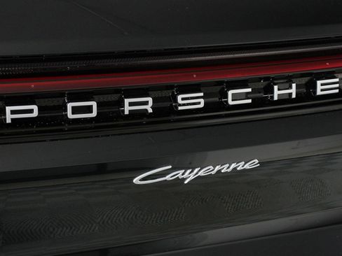 New 2026 Porsche Cayenne AWD/4WD image 22