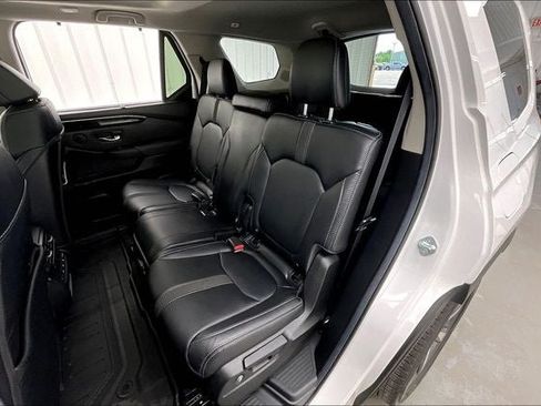 Certified 2025 Honda Pilot Touring image 20