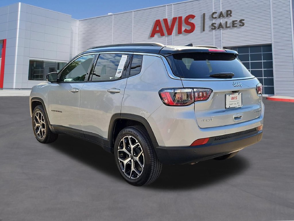 Used 2025 Jeep Compass Limited AWD/4WD image 9
