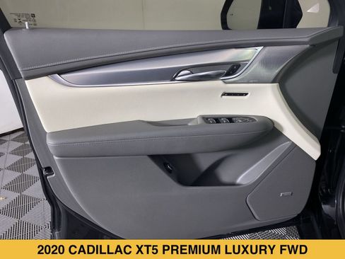 Used 2020 Cadillac XT5 Premium Luxury FWD image 13