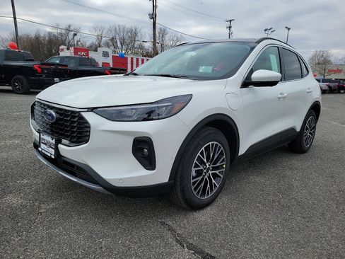 New 2024 Ford Escape SE w/ PHEV Premium Package image 2