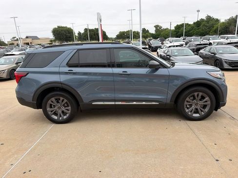 Used 2025 Ford Explorer Active w/ Active Comfort Package AWD/4WD image 6