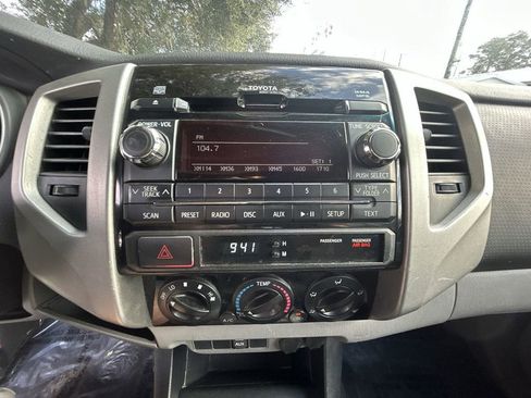 Used 2012 Toyota Tacoma PreRunner image 17