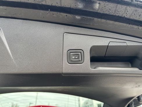 Used 2020 Cadillac XT5 Premium Luxury image 11