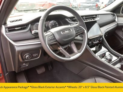 New 2025 Jeep Grand Cherokee Limited w/ Black Appearance Package