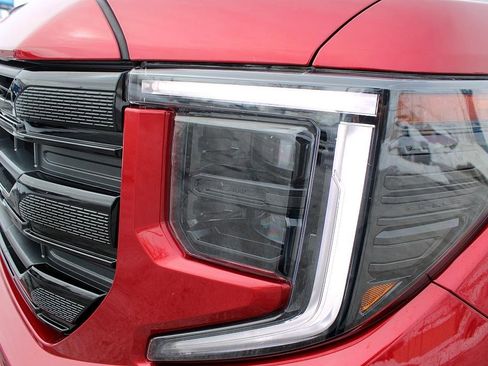 Used 2024 GMC Sierra 1500 Elevation image 12