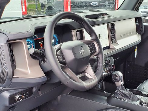 New 2025 Ford Bronco Outer Banks image 8