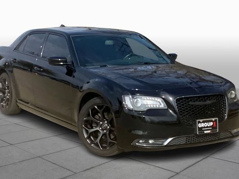 Used 2020 Chrysler 300 S image 3