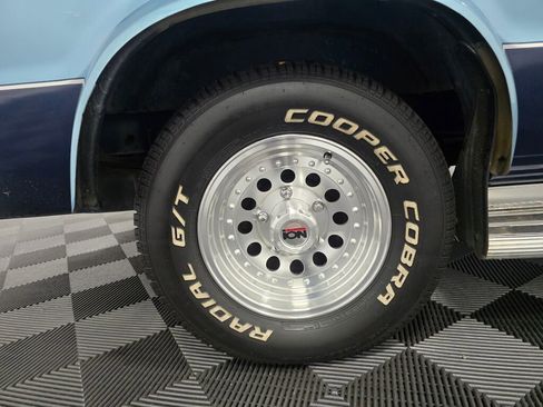 Used 1991 Dodge B2500 image 9