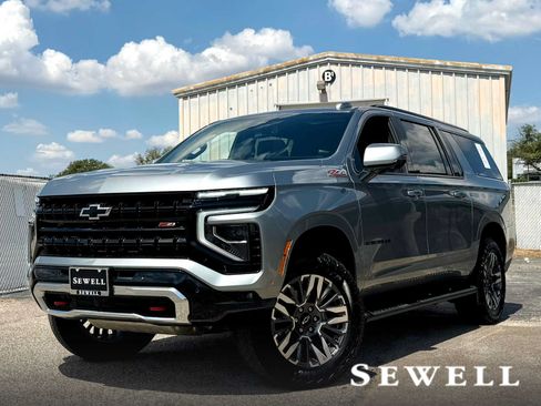 Certified 2025 Chevrolet Suburban Z71 w/ Comfort Package AWD/4WD image 1