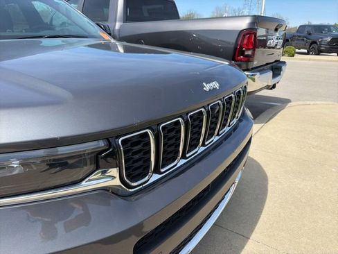 Used 2024 Jeep Grand Cherokee L Limited w/ Luxury Tech Group II AWD/4WD image 9