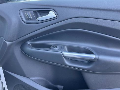 Used 2019 Ford Escape Titanium image 24