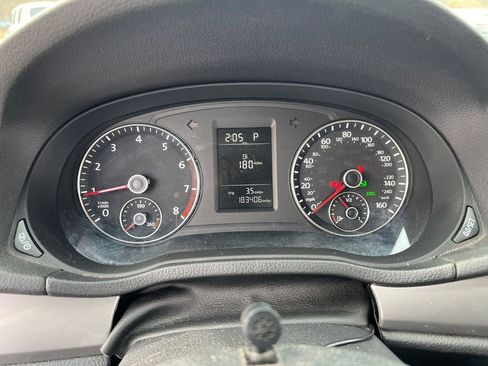 Used 2013 Volkswagen Passat 2.5 S image 16