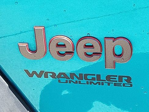 Used 2020 Jeep Wrangler Unlimited Rubicon w/ Cold Weather Group AWD/4WD image 38