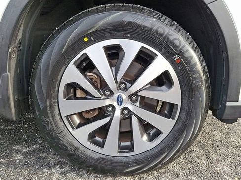 Used 2021 Subaru Outback Premium image 8