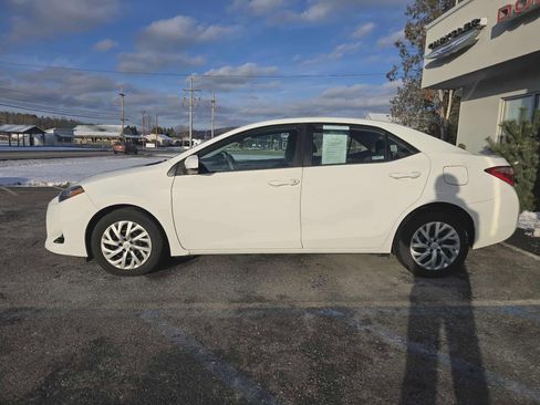 Used 2018 Toyota Corolla LE image 6