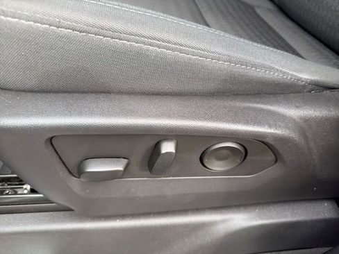 Used 2024 GMC Sierra 1500 SLE image 15