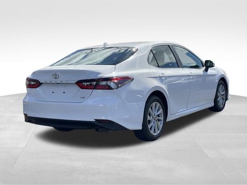 Used 2024 Toyota Camry LE image 4