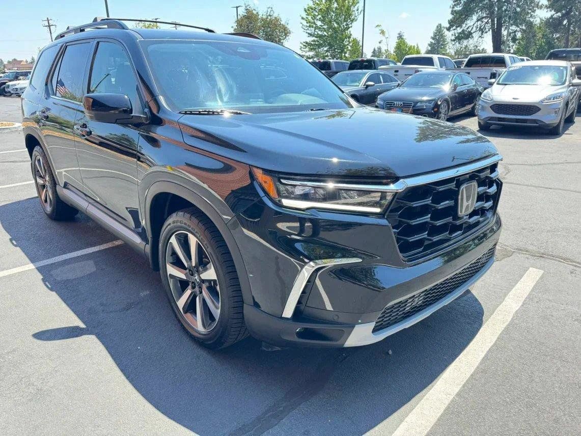 Used 2023 Honda Pilot Touring image 7