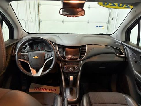 Used 2020 Chevrolet Trax LT w/ LT Convenience Package AWD/4WD image 20