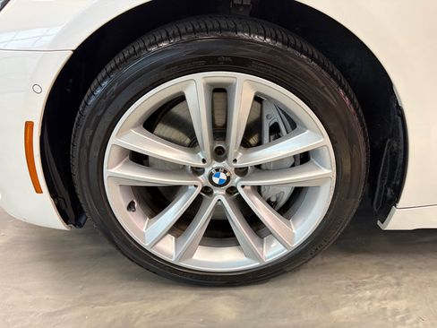 Used 2017 BMW 750i xDrive AWD/4WD image 25