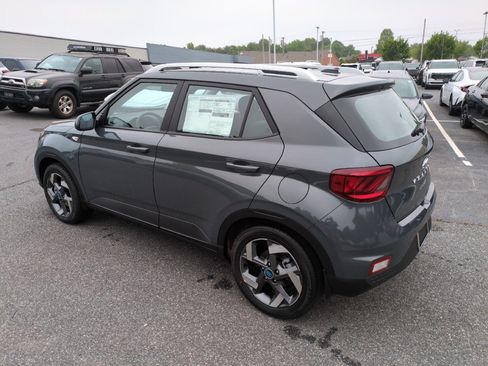 New 2026 Hyundai Venue SEL FWD image 5