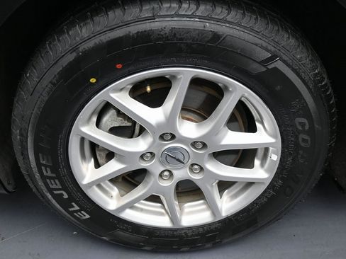 Used 2024 Chrysler Pacifica Touring-L image 41