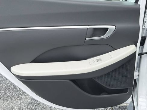 New 2026 Hyundai Sonata SEL FWD image 23