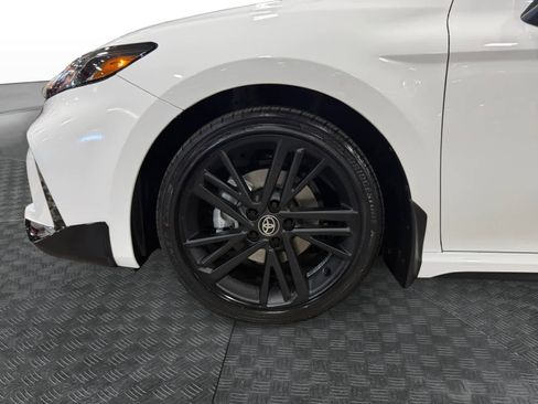 New 2026 Toyota Camry Hybrid FWD image 14