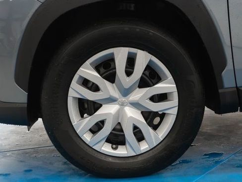 Used 2025 Toyota Corolla Cross L FWD image 2